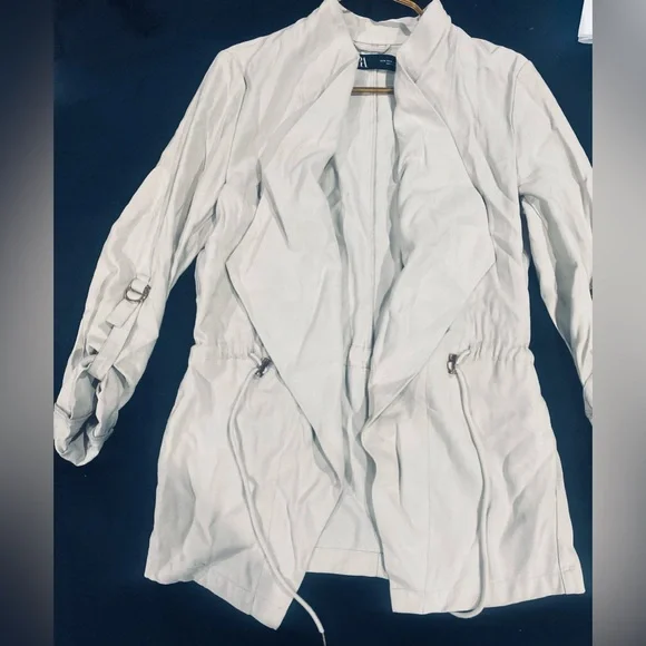 Beige Lightweight Cinch Waist Adjustable Sleeves Trench style top with pockets M - Picture 4 of 7